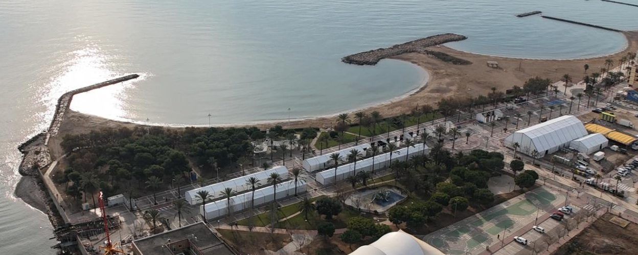 Fotos del recinte de casetes i l’envelat, preparats per al Carnaval 2024