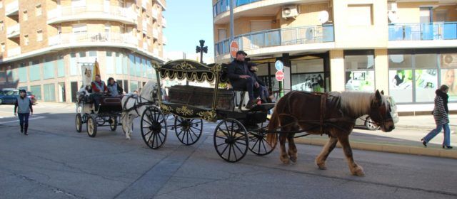 Els tres tombs, a Amposta per Sant Antoni
