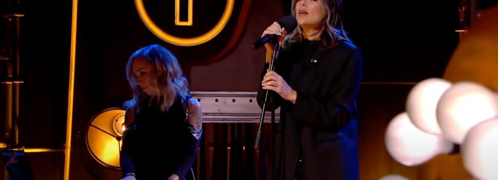 Angie Lófer actúa con Lorena Gómez en el homenaje a María Teresa Campos en RTVE