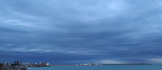 El “parte” del temps: de moment no plou, “nuestro gosso en un posso”, però plourà (diuen)