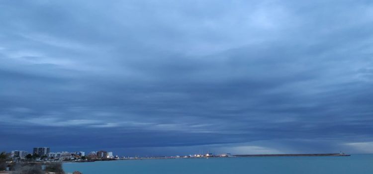 El “parte” del temps: de moment no plou, “nuestro gosso en un posso”, però plourà (diuen)