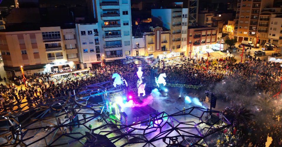 El Carnaval de Vinaròs s’enlaira amb un començament espectacular
