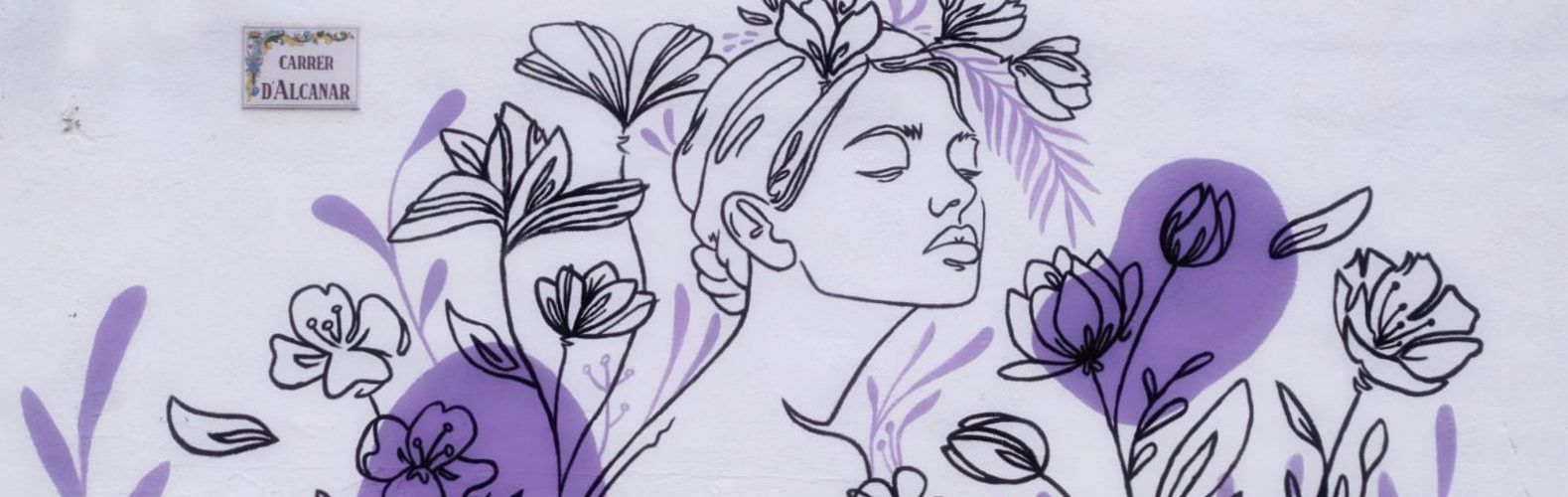 L’artista Eva Cutanda pinta a Càlig un mural contra la violència de gènere