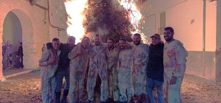 La foguera de Sant Antoni lluïx a Palanques