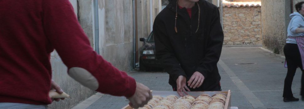 Vilafranca prepara 15.000 pastissos farcits de confitura de carabassa per a Sant Antoni