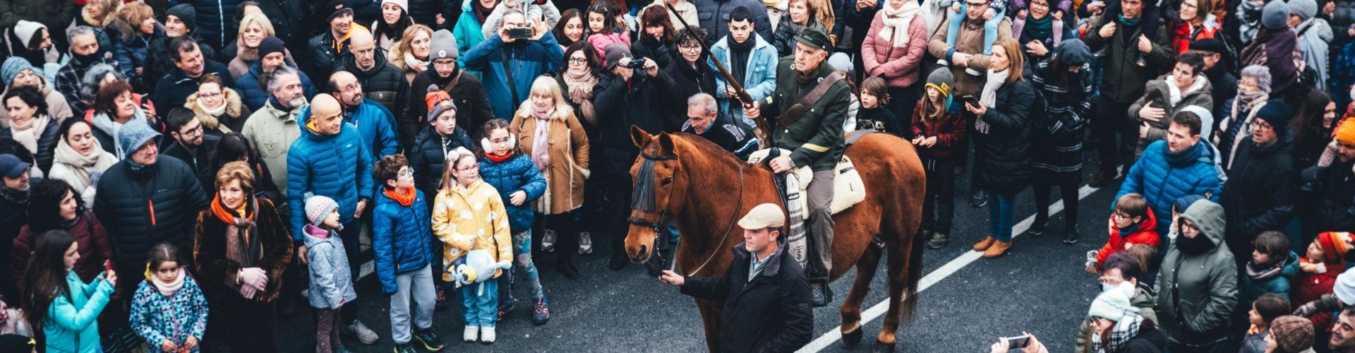 “Con una copa y un pastel, a callar Don Rafael”: així està sent la festa de Sant Antoni a Vilafranca