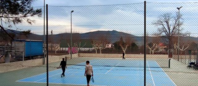 La millora del paviment de les pistes de tennis s’imposa com a opció guanyadora dels pressupostos participatius a Ulldecona