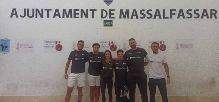 L’IES Joan Coromines participa en el campionat de pilota a l’escola