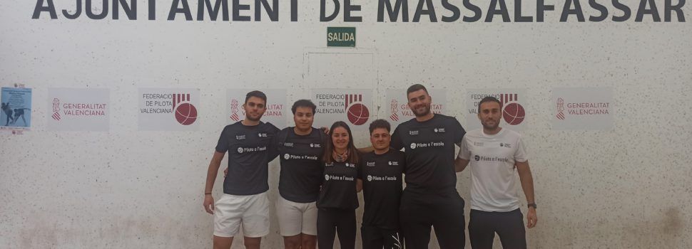 L’IES Joan Coromines participa en el campionat de pilota a l’escola
