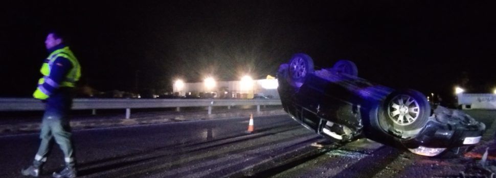 Accidente sin heridos, con vuelco de un coche a la salida de Benicarló