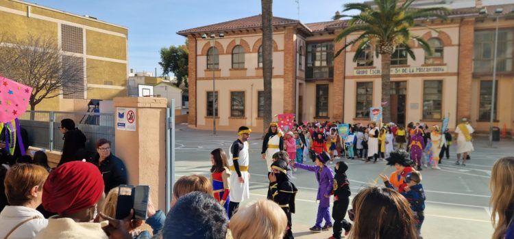 La “Mise” desfila des del col·le fins al mercat