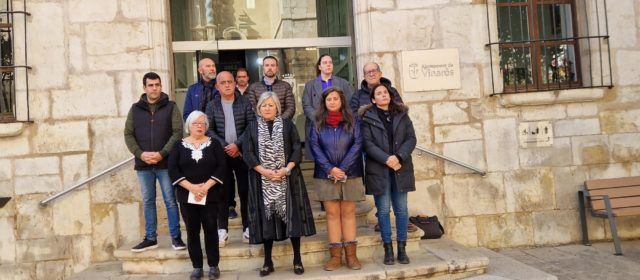 Minut de silenci a Vinaròs per la dona assassinada a l’Alfàs del Pi