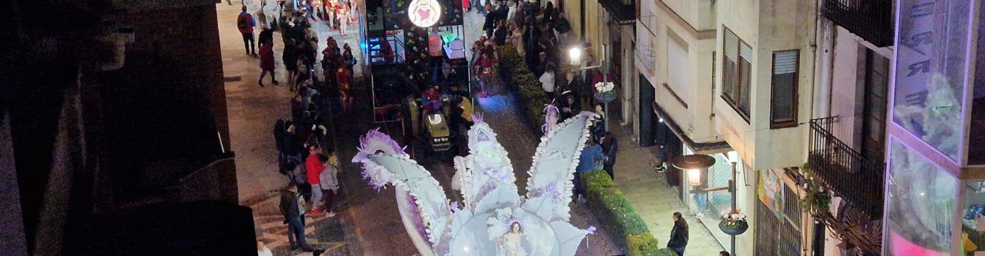 La segona desfilada del Carnaval de Vinaròs, en vídeos