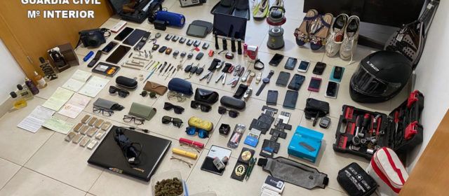 Un detenido en Benicarló por 37 robos en interior de vehículos, 2 hurtos, 11 delitos de daños y cultivo y elaboración de drogas
