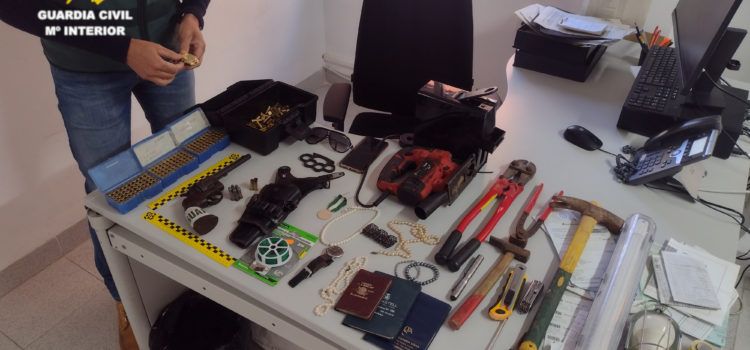 La Guardia Civil detiene a dos vecinos de Vinaròs por varios hechos delictivos