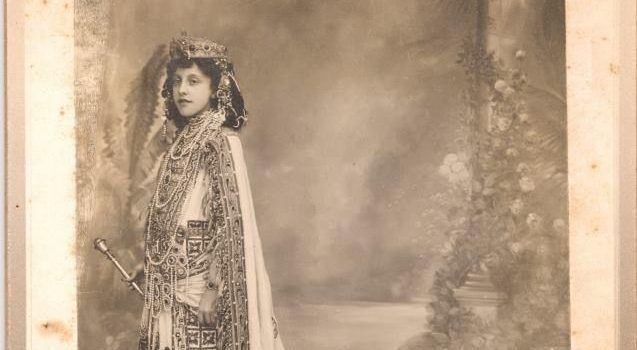 Morella en any de Sexennals. La foto de la reina Esther