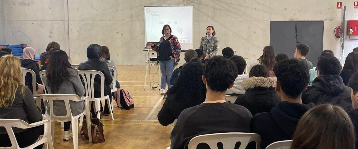 L’Ajuntament de Peníscola impulsa activitats de prevenció de la violència de gènere en la comunitat educativa