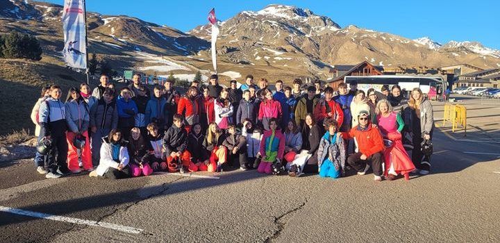 L’IES Joan Coromines de Benicarló esquia a Formigal