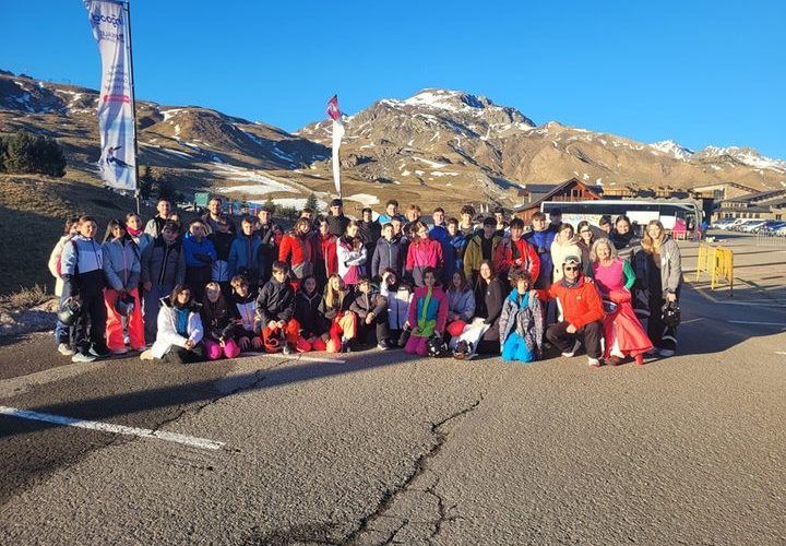L’IES Joan Coromines de Benicarló esquia a Formigal