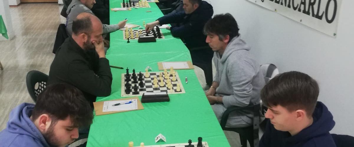 Cara i creu al Riu Sénia d’escacs en la lluita per l’ascens