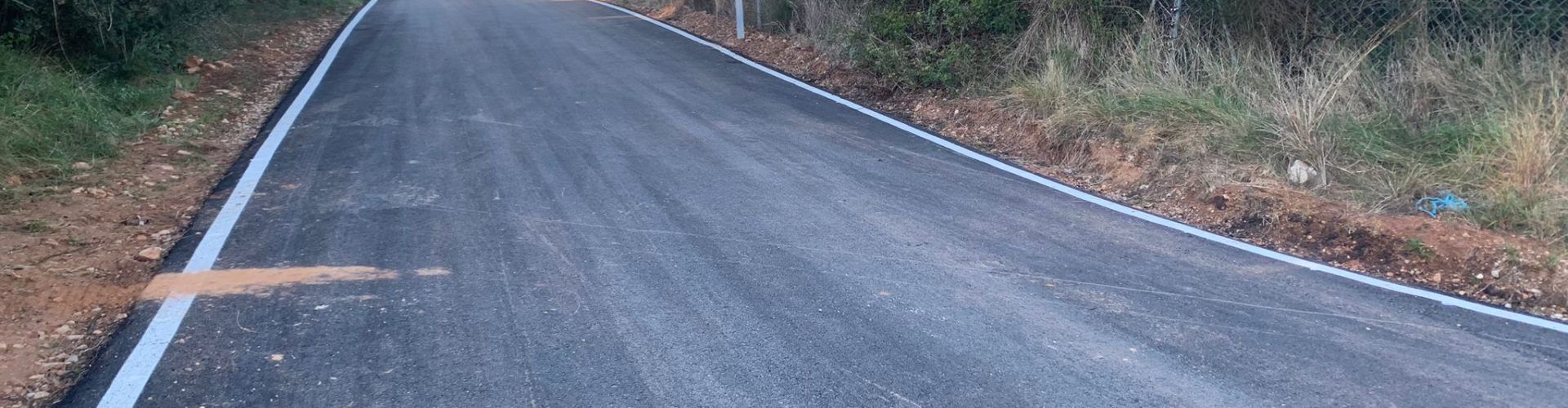Finalitzades les obres d’asfaltat i condicionament del camí a Peníscola en Santa Magdalena
