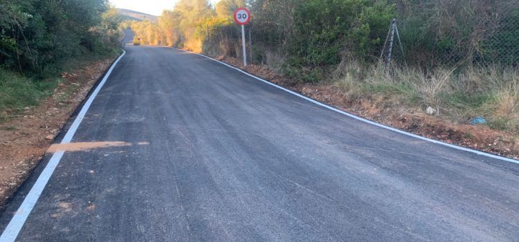 Finalitzades les obres d’asfaltat i condicionament del camí a Peníscola en Santa Magdalena