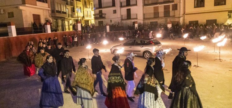 Benassal celebra la Festa de l’Ajo, el tradicional carnaval local