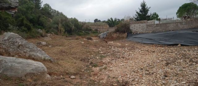 La Brigada EMERGE realitza tasques de desbrossament al barranc de la Tossa de Càlig