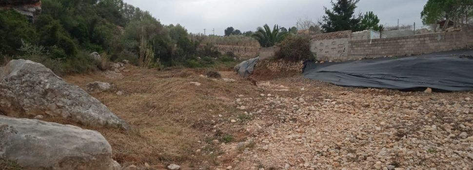 La Brigada EMERGE realitza tasques de desbrossament al barranc de la Tossa de Càlig