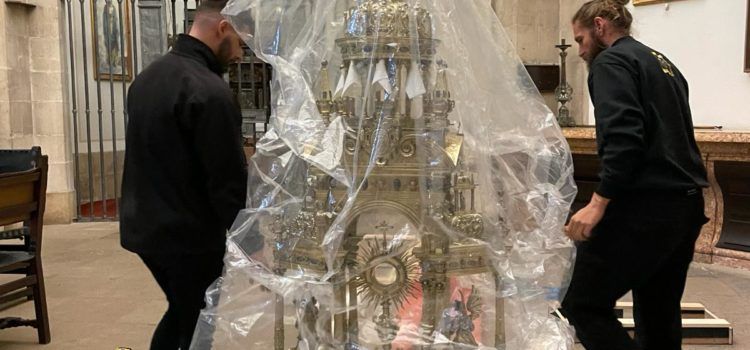 Retorn de la custòdia del Corpus a la catedral de Tortosa