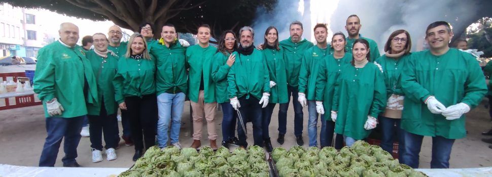 Exitoso cierre de la Fiesta de a Alcachofa con la torrada popular, con más de dos mil raciones servidas