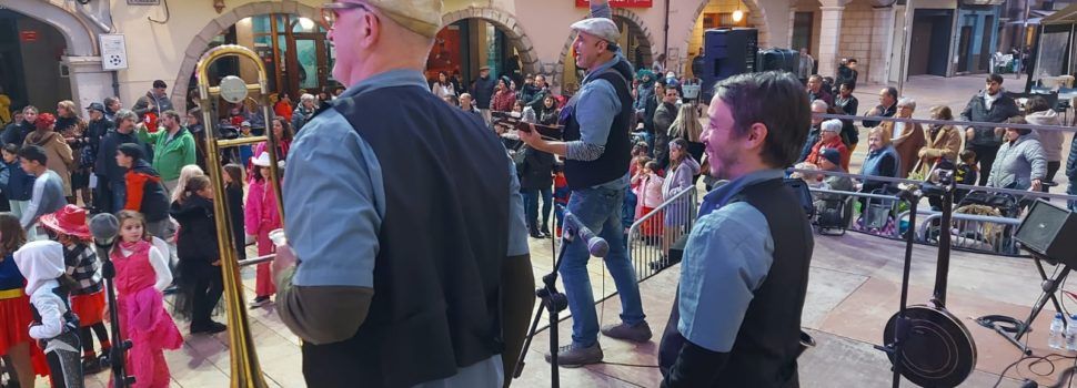 Carnaval familiar a Ulldecona amb Roger Canals i  Zigurat Band