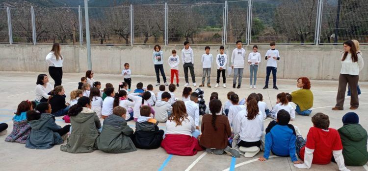 L’alumnat del CEIP Alberto Selma celebra els dies de la Pau i de l’Arbre