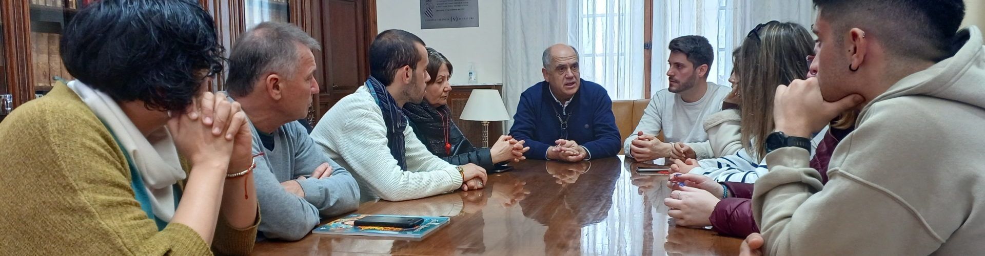 L’Ajuntament escolta les reivindicacions de l’alumnat de l’IES Ramón Cid