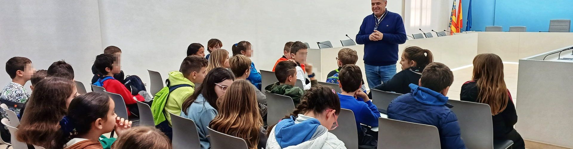 Alumnat del CEIP Eduardo Martínez Ródenas visita l’Ajuntament de Benicarló