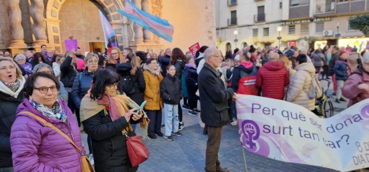 Dia de la Dona: manifestació i actuació de Mar i Terra