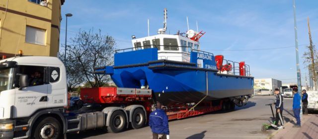 Talleres Blanchadell bota un nuevo catamarán de 15 metros de eslora
