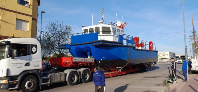 Talleres Blanchadell bota un nuevo catamarán de 15 metros de eslora