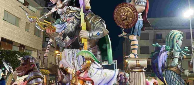 Las fallas benicarlandas dan el primer premio a Mercat Vell y El Caduf