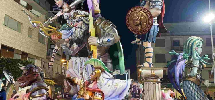Las fallas benicarlandas dan el primer premio a Mercat Vell y El Caduf