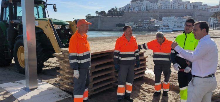 Peníscola prepara la platja per a Setmana Santa