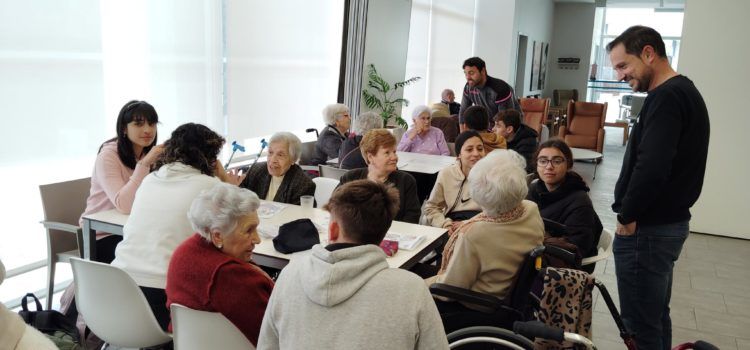 Convivència intergeneracional del Centre de dia i residència l’Onada amb l’IES Leopoldo Querol