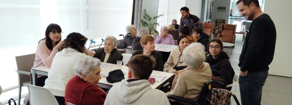 Convivència intergeneracional del Centre de dia i residència l’Onada amb l’IES Leopoldo Querol