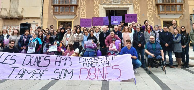 Benicarló reivindica un any més la igualtat de gènere en el Dia de la Dona