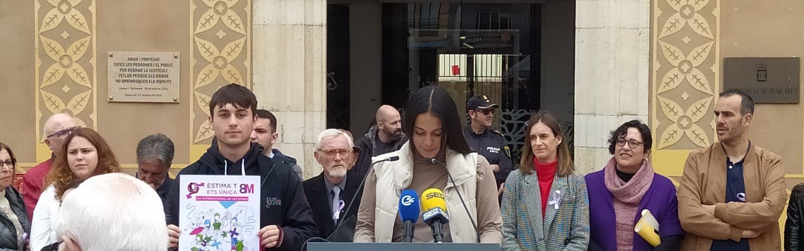 L’IES Joan Coromines commemora el 8M, Dia Internacional de la Dona