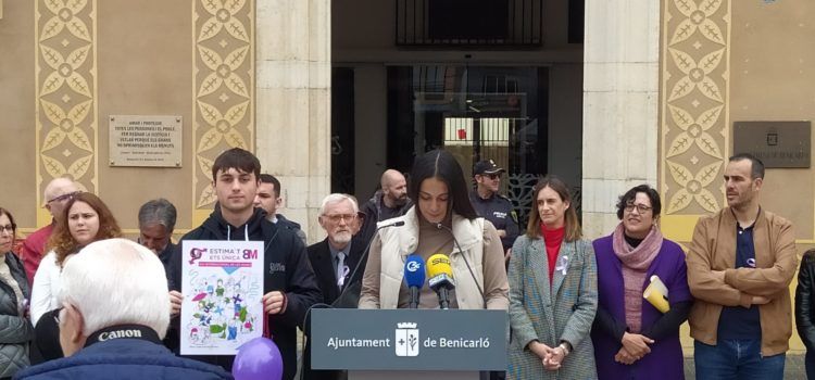 L’IES Joan Coromines commemora el 8M, Dia Internacional de la Dona
