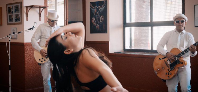 El grupo vinarocense BoutiQue Rock Band estrena un videoclip con danza creada por Pastora Dominguez : “Disparaître Dans Le Ciel”