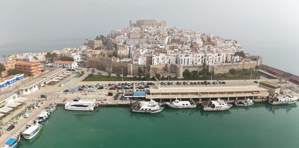 Vídeos en dron de Peníscola, amb boira