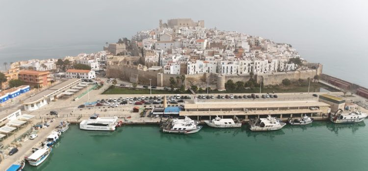 Vídeos en dron de Peníscola, amb boira