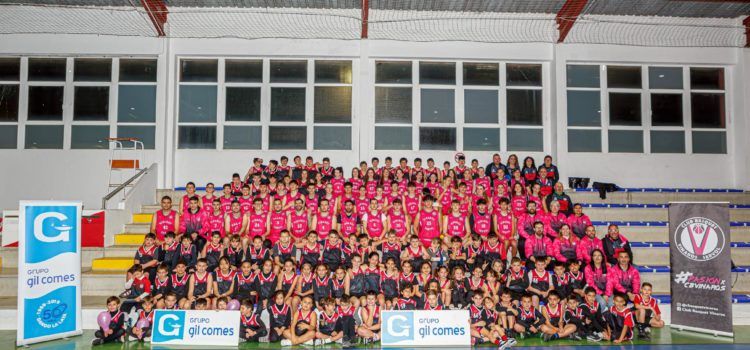 El Club Básquet Vinaròs presentó a los equipos de la presente temporada.